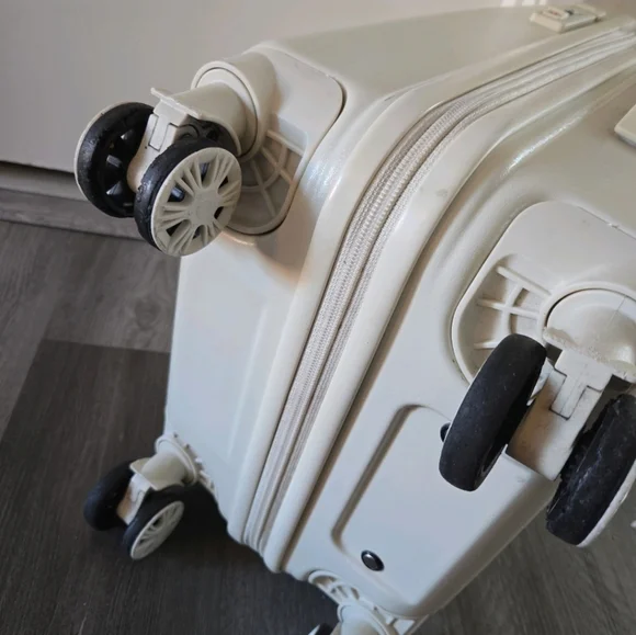 Miffy luggage suitcase white used Japan Exclusive kawaii rare - Picture 8 of 9